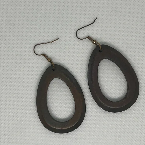 Lightweight Wooden Teardrop Earrings Set - Picture 3 of 4